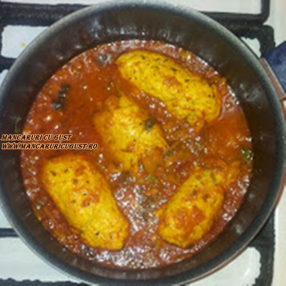 Rulada de pui in sos picant reteta