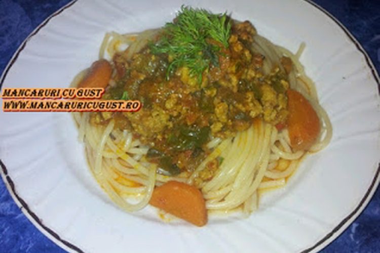Reteta Spaghetti cu sos ragu