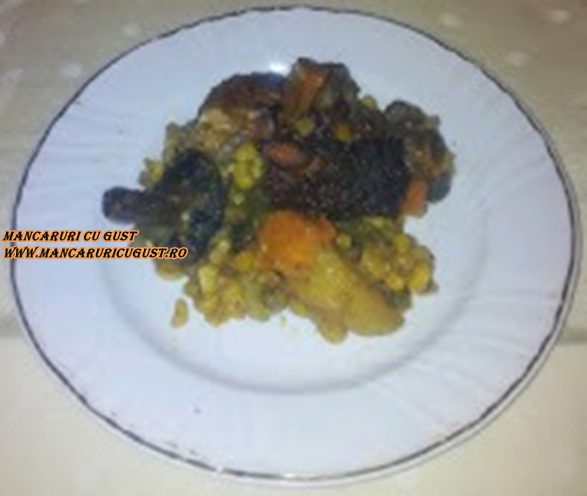 Tocana de vitel cu ciuperci si porumb dulce