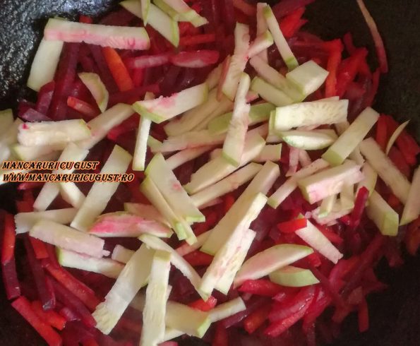 Bors cu varza si sfecla rosie ucrainesc