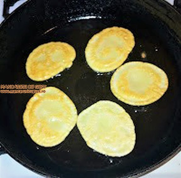 Reteta Blinele cu gem de cirese