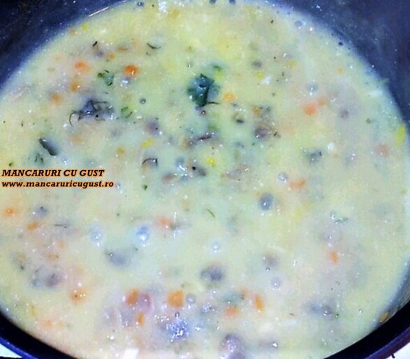 Reteta Farfalle in sos alb cu smantana si usturoi