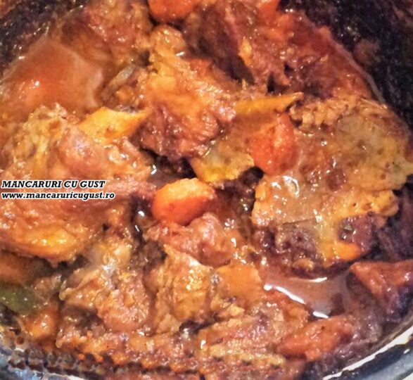 Tocana de miel la ceaun gatita la cuptor la foc lent