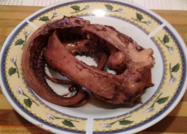 Salata de caracatita cu avocado