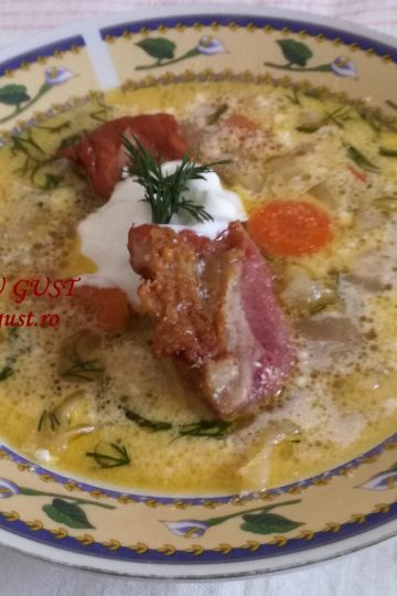 Ciorba de varza acra cu afumatura