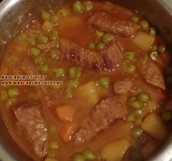 Reteta Tocana de curcan cu mazare verde