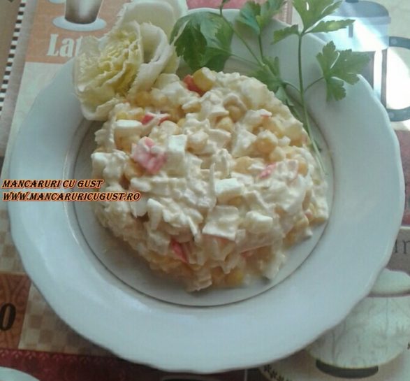 Salata din batoane de crab reteta gustoasa