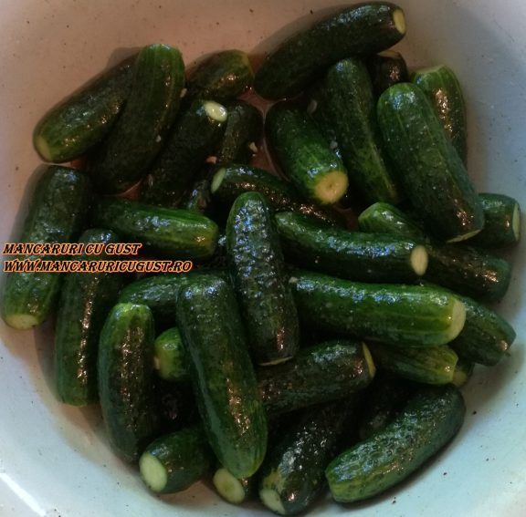 Castraveti Marinati cu Mustar la Borcan Fara Conservanti MancaruriCuGust