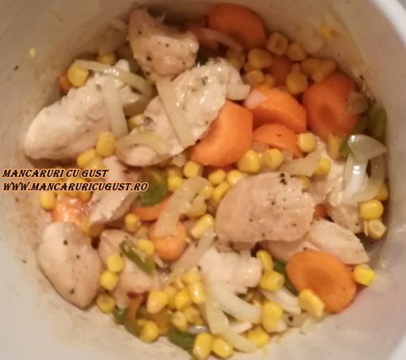 Orez cu carne de curcan reteta