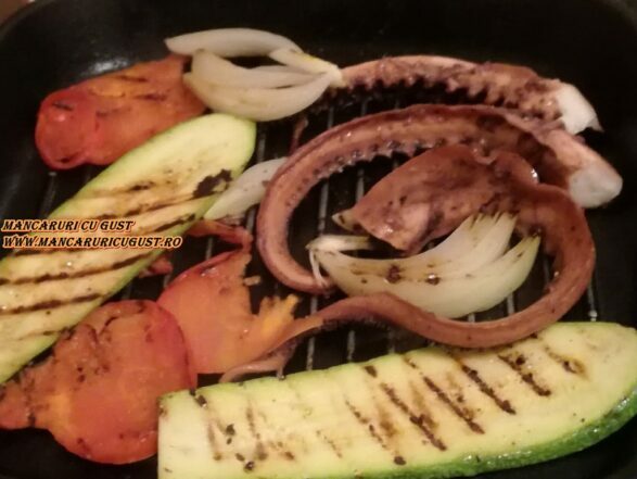 Reteta Caracatita la gratar cu legume