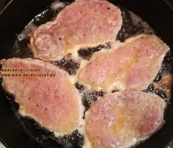 Reteta Snitele de pui cu varza murata