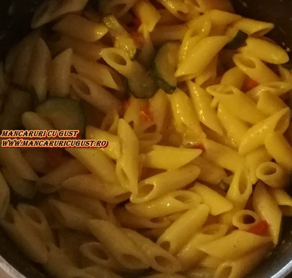 Reteta Paste carbonara cu zucchini si smantana