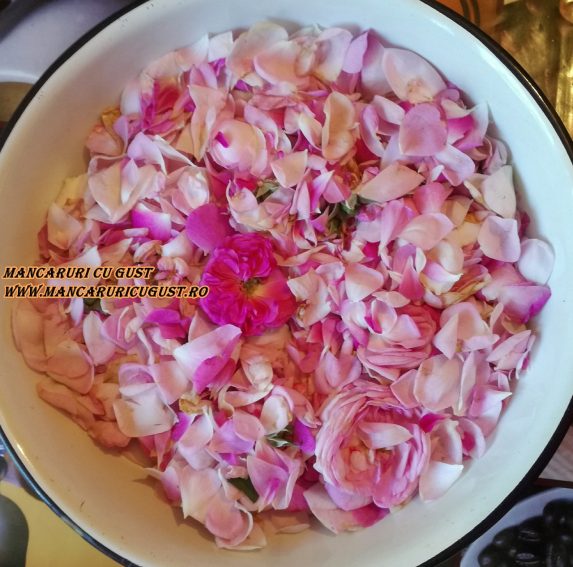 Dulceata de trandafiri reteta 