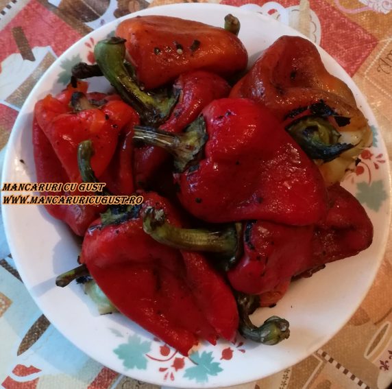 Salata de ardei cu usturoi