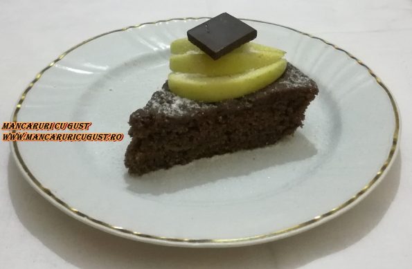 Negresa pufoasa cu gem, nuci si smantana 