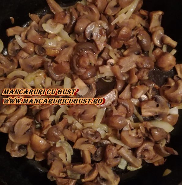 Placinta cu ciuperci si piure de cartofi