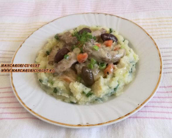 Reteta Piept de pui cu sos alb