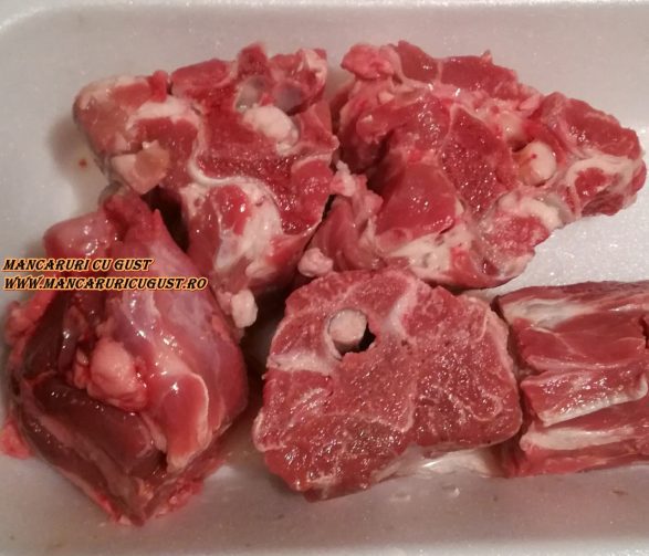 Bors de cap de miel cu leustean