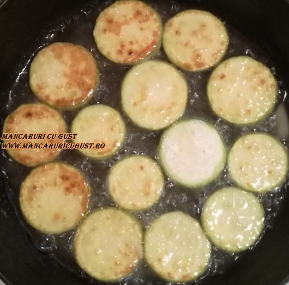 Dovlecei la tigaie reteta