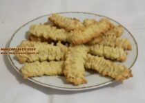 Biscuiti spritati cu unt reteta copilariei