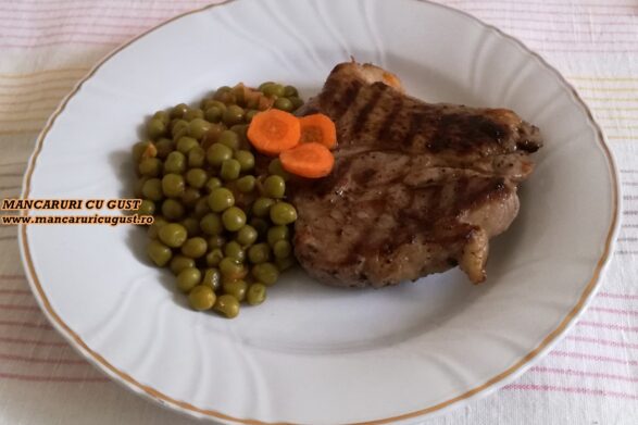Reteta Ceafa de porc la gratar cu mazare verde