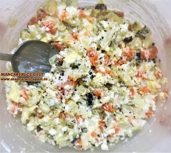 Reteta Salata a la Russe cu legume si catraveti murati