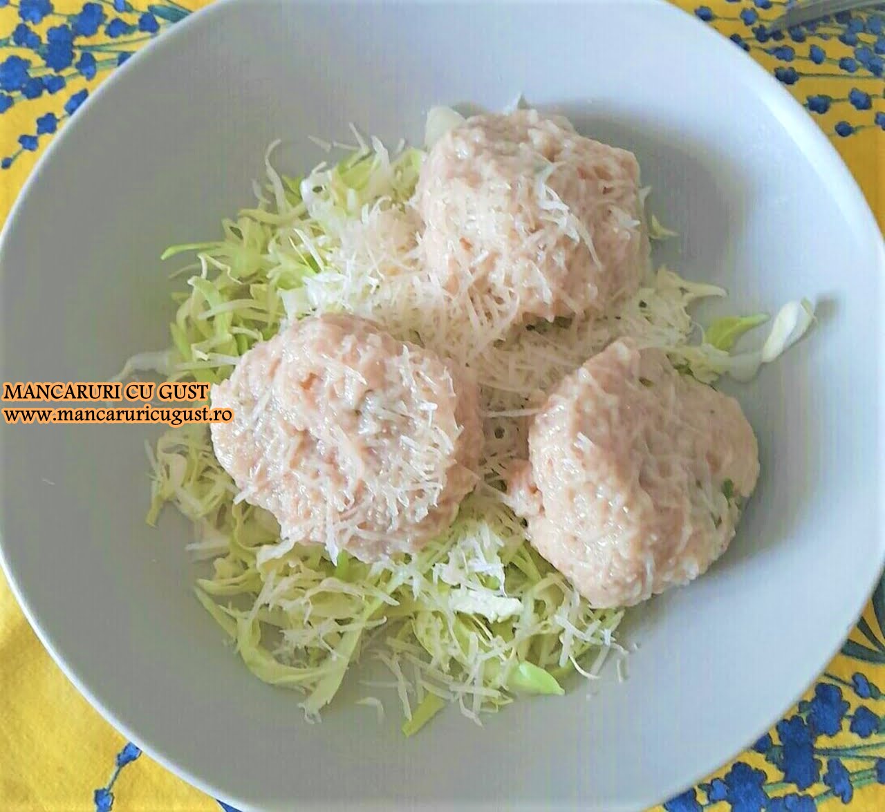 Canederli italienesti cu salata si parmezan