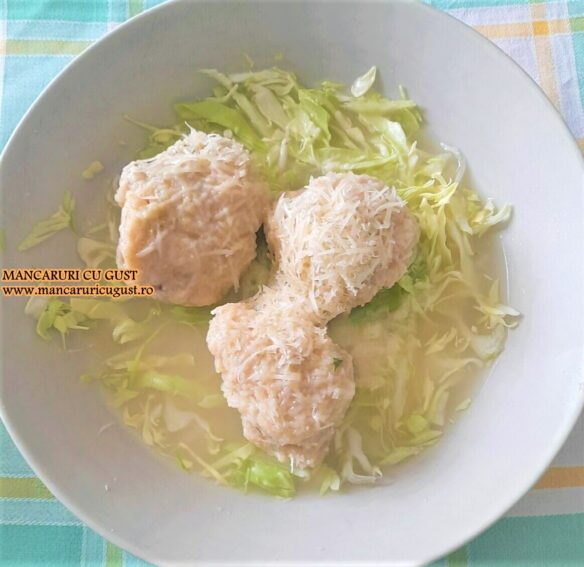 Canederli, reteta traditionala italiana cu cascaval si sunca