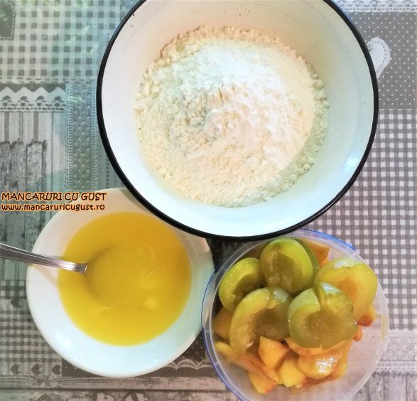 Ingrediente Tarrta cu prune si piersici